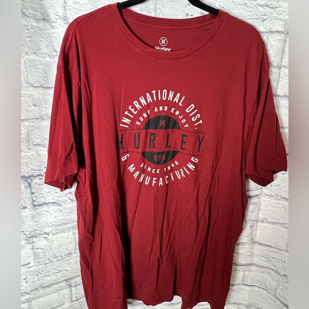 Hurley T Shirt Men's Maroon Graphic Tee